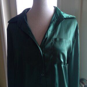 Pauses Womens Green Long Sleeve Satiny Shiny Button Up Top -  NICE!! Gorg on!!!
